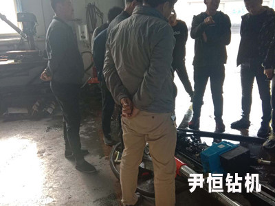 ZQJC-950气动架柱回转钻机得到了黔南州用户钦点